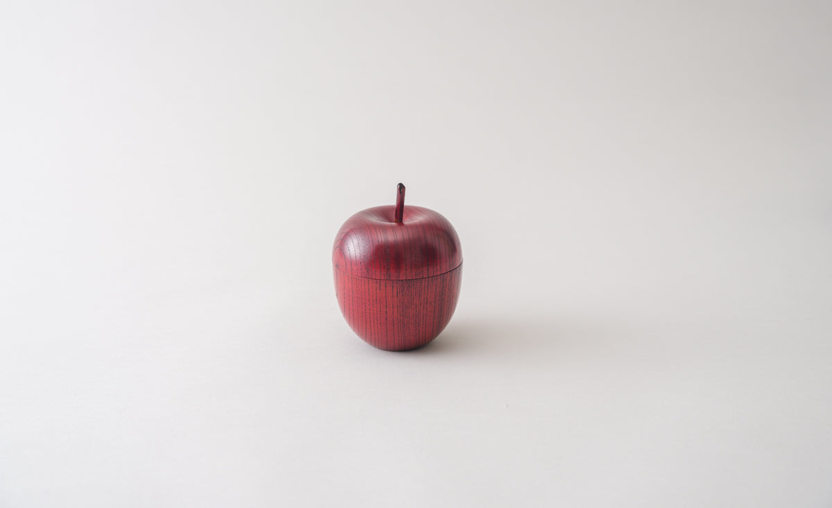 APPLES白、緑が入荷しました。 白薩摩独特の美しさが際立ちます